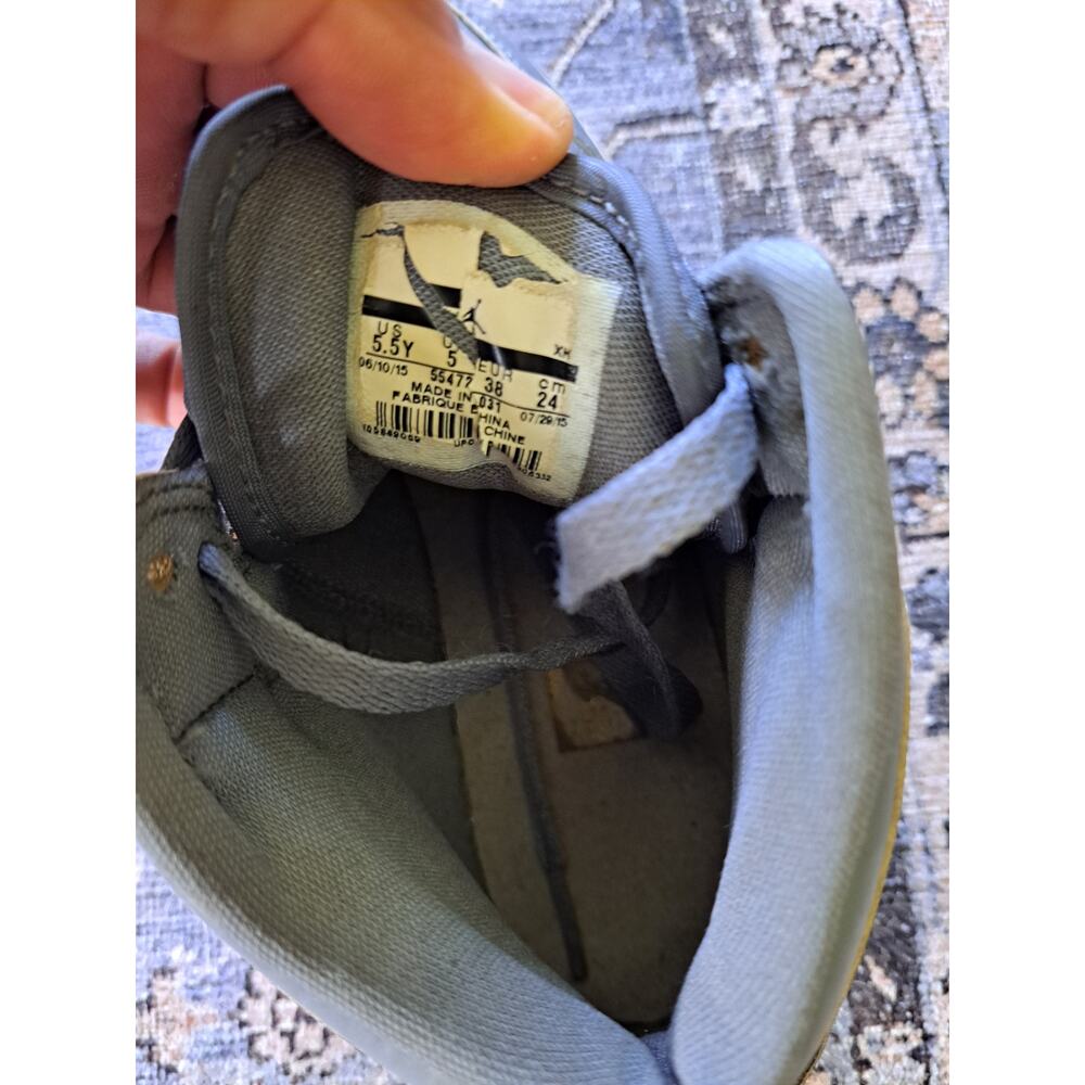 Nike Air Jordan 1 Mid Cool Grey Used Boys Youth Size 5.5 Worn See Pics - Picture 13 of 16